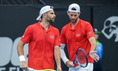 bolelli-vavassori-duo-ahead-in-doubles,-passaro-stops