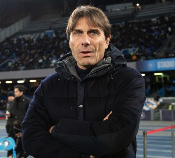 napoli,-antonio-conte-goes-down-flat-on-the-market-issue