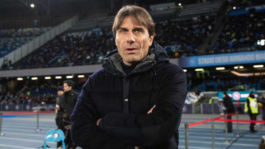 napoli,-antonio-conte-goes-down-flat-on-the-market-issue