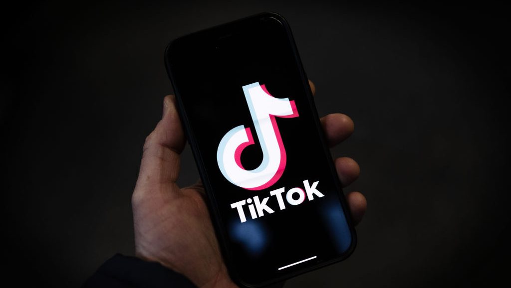 who-bought-tiktok?-how-it-came-back-to-app-stores