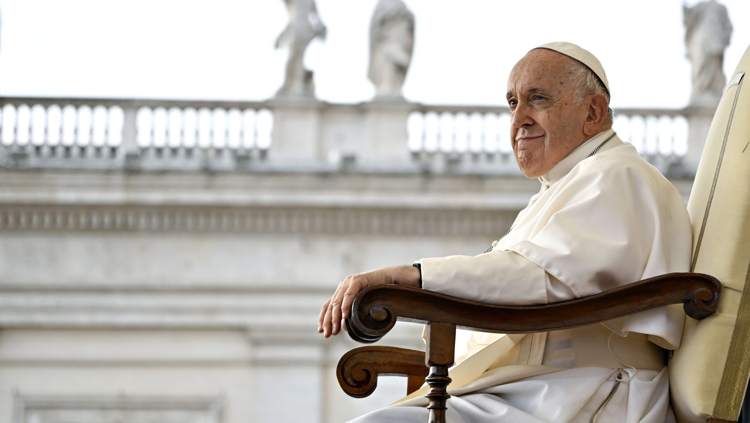 pope-francis’-health:-his-medical-history-&-why-he-was-hospitalized