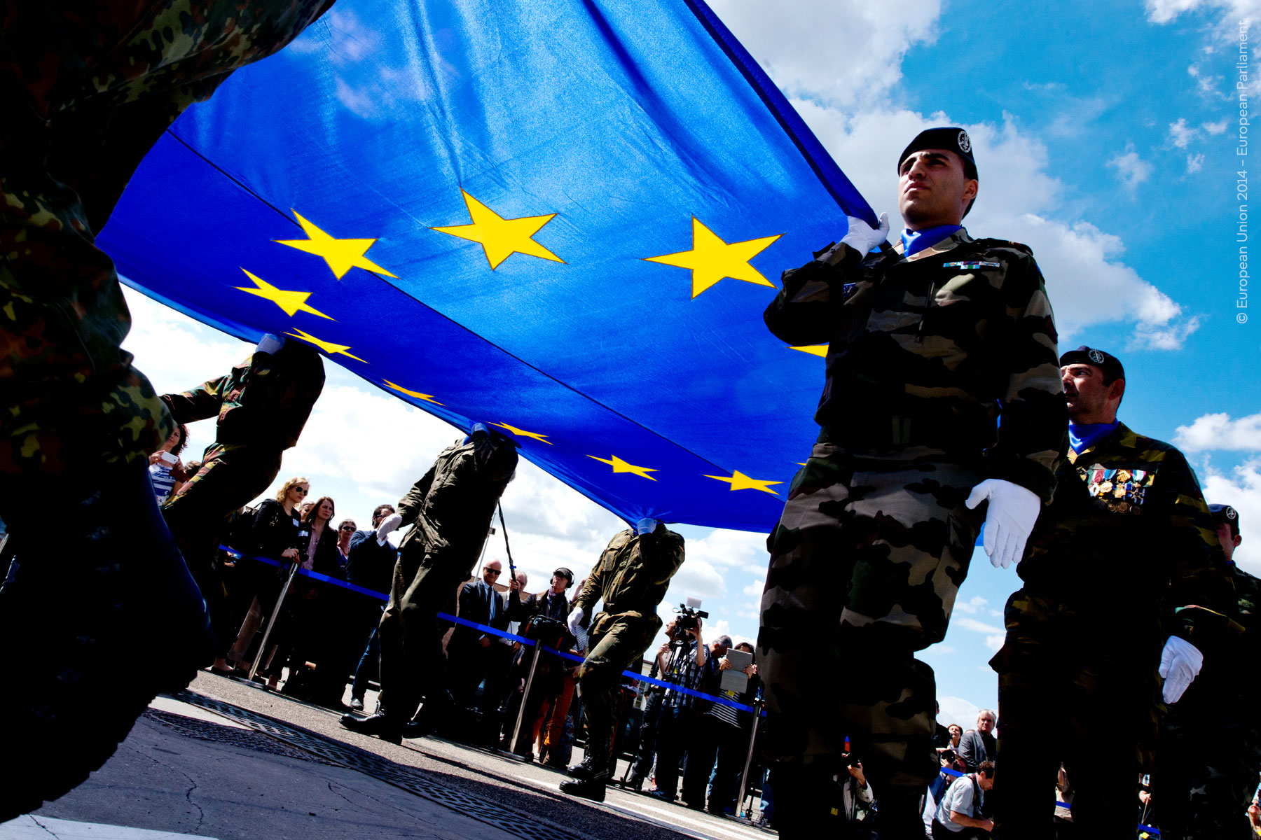 meps-urge-the-eu-to-ensure-its-own-security-|-news