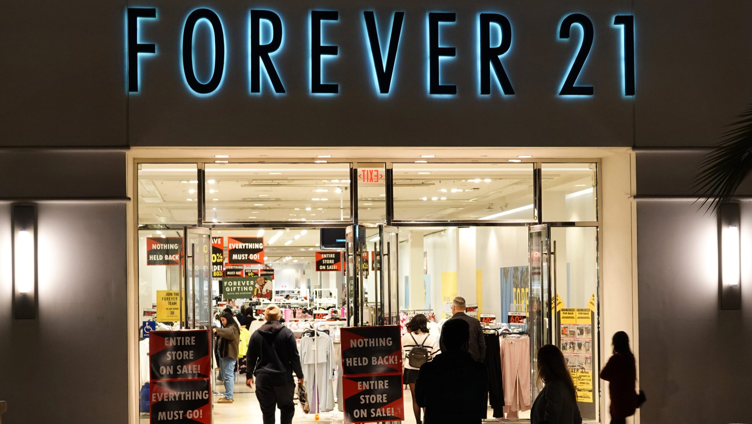 is-forever-21-closing?-inside-the-chain’s-second-bankruptcy