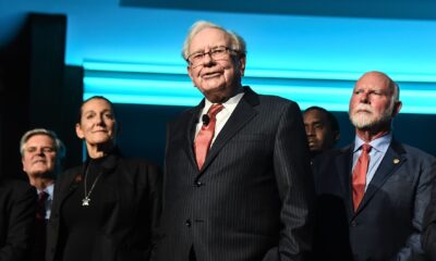 warren-buffett’s-net-worth:-how-much-money-he-makes