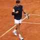 lorenzo-musetti-beats-medvedev-and-the-rain:-he’s-in-the-quarters-in-rome
