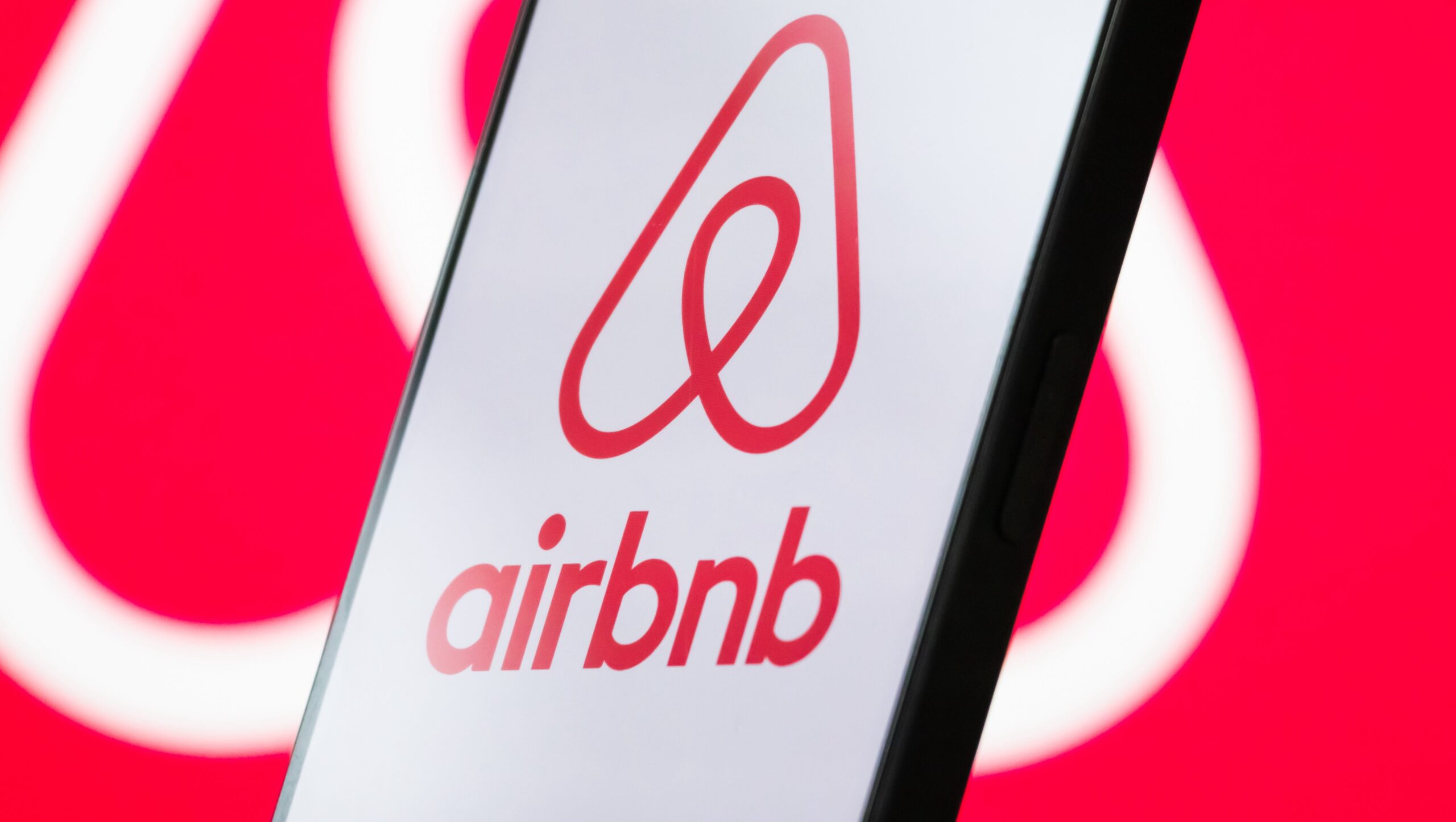 spain-airbnb-holiday-rental-violations:-learn-about-the-situation