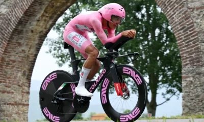 giro-2025,-isaac-del-toro-enjoys-the-pink-jersey-and-reveals-a-backstory