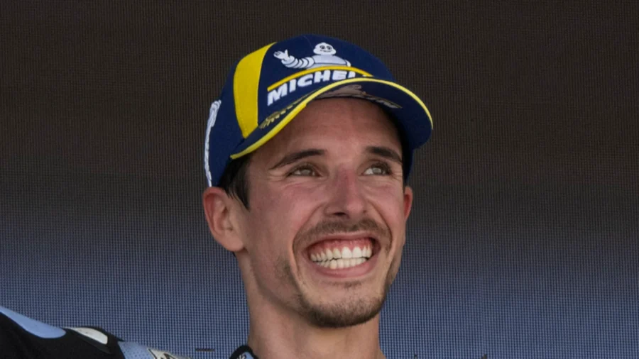 motogp-silverstone:-alex-marquez-smiles,-brother-marc-and-pecco-bagnaia-a-bit'-less-so