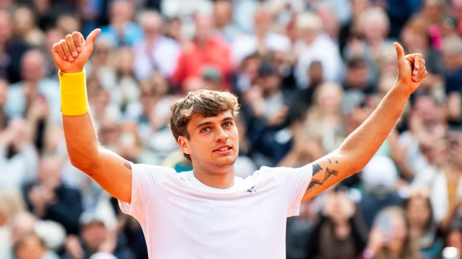 roland-garros:-flavio-cobolli-wipes-out-cilic,-draper-folds-a-good-bellucci