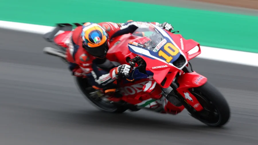 very-bad-injury-for-luca-marini-at-suzuka