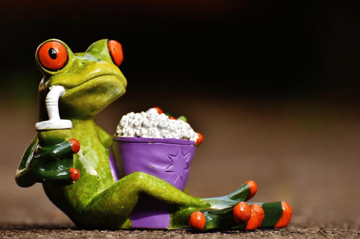 the-best-tv-binge-sessions-right-now-(and-what-to-cozy-up-with-while-you-watch)