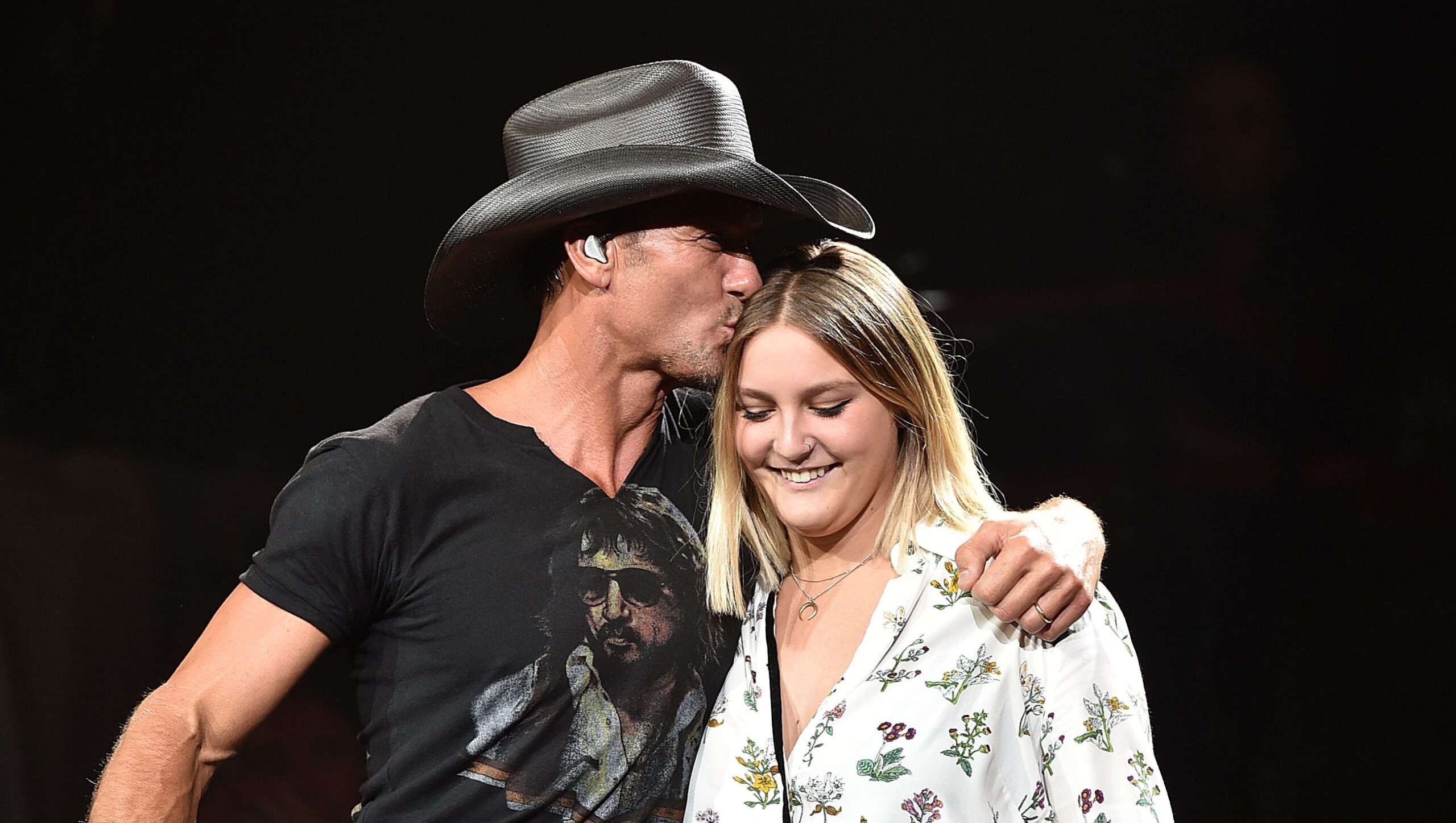 tim-mcgraw’s-kids:-his-3-daughters-gracie,-maggie-&-audrey